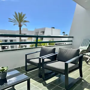  Apartment 2the Location - Americas & Parking